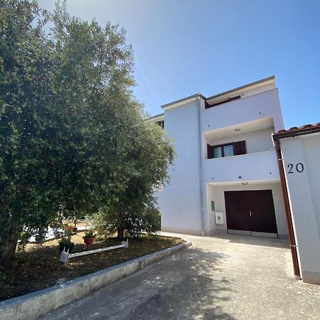 Apartments Lungomare Pula Extérieur photo