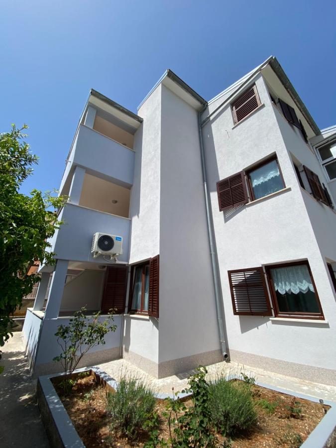 Apartments Lungomare Pula Extérieur photo