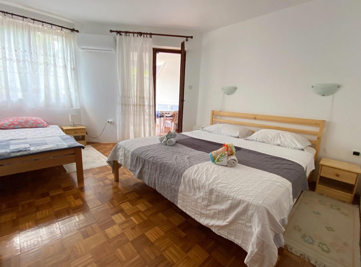Apartments Lungomare Pula Extérieur photo