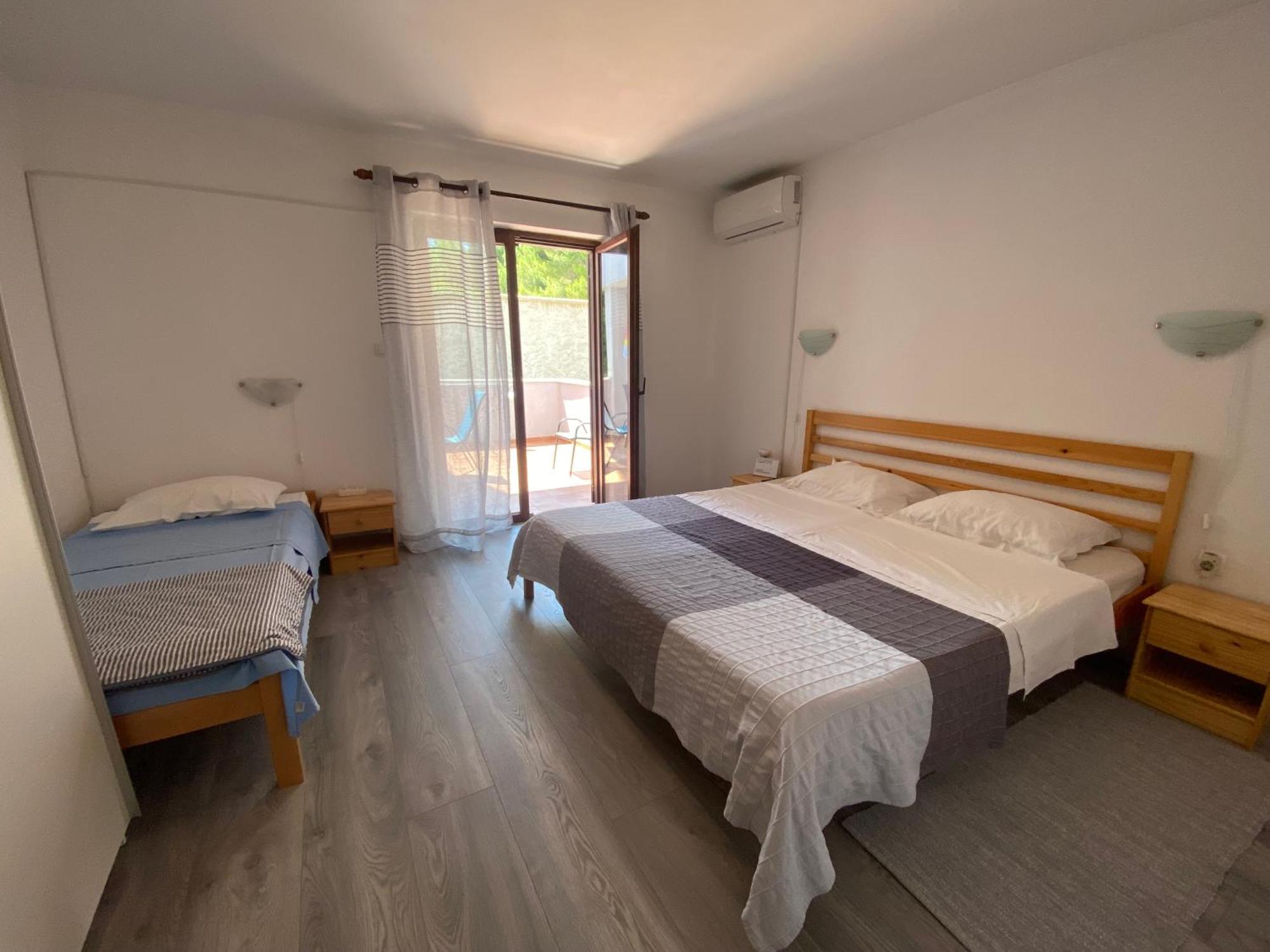 Apartments Lungomare Pula Extérieur photo