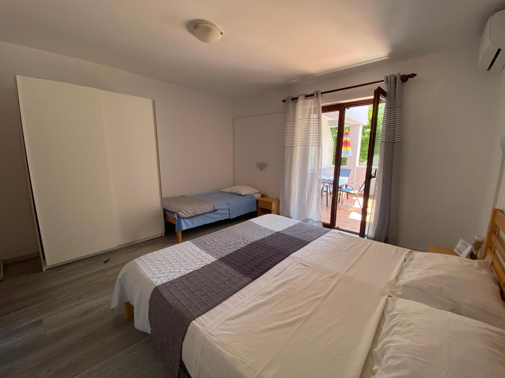 Apartments Lungomare Pula Extérieur photo